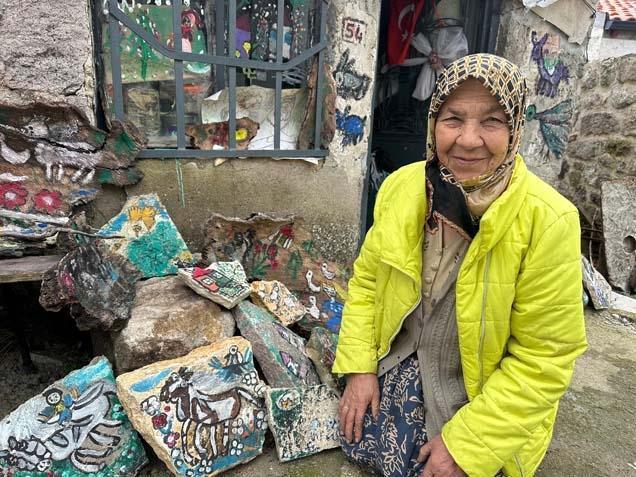 74 yaşında Okuma yazması yok ama evini gören şoke oluyor Üzüldüğünde ve sevindiğinde ilk yaptığım şey