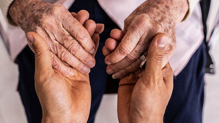 Yardım etmek, beden ve ruh üzerinde iyileştirici bir etki yaratıyor