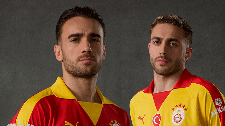 FUTBOLCULAR TANITTI
Forma tanıtımında Uğurcan Çakır, Lemina, Yunus Akgün, Barış Alper Yılmaz, Leroy Sane, Gabriel Sara, Icardi ve Osimhen yer aldı. Galatasaray'da bugün tanıtılan retro formalarda beşinci yıldız ilk kez yan yana kullanıldı.