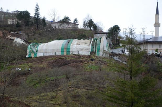 Orduda heyelan: Evler yıkıldı, yol çöktü Bölgeye giriş-çıkış kapandı