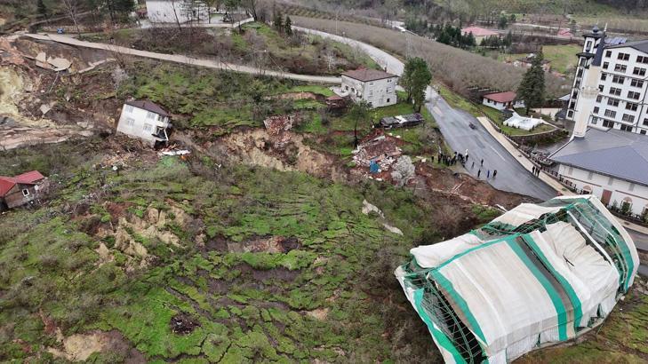Orduda heyelan: Evler yıkıldı, yol çöktü Bölgeye giriş-çıkış kapandı