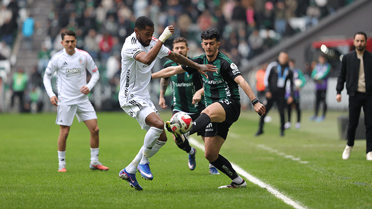 Kocaelispor-Beşiktaş maçından kareler