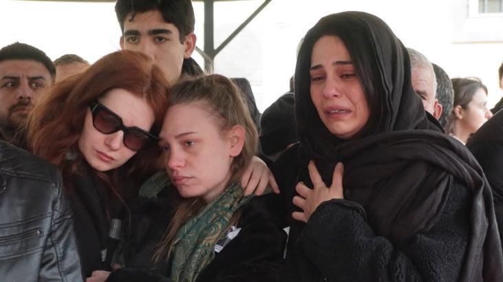 Oyuncu arkadaşları yalnız bırakmadı İbrahim Yıldız son yolculuğuna uğurlandı