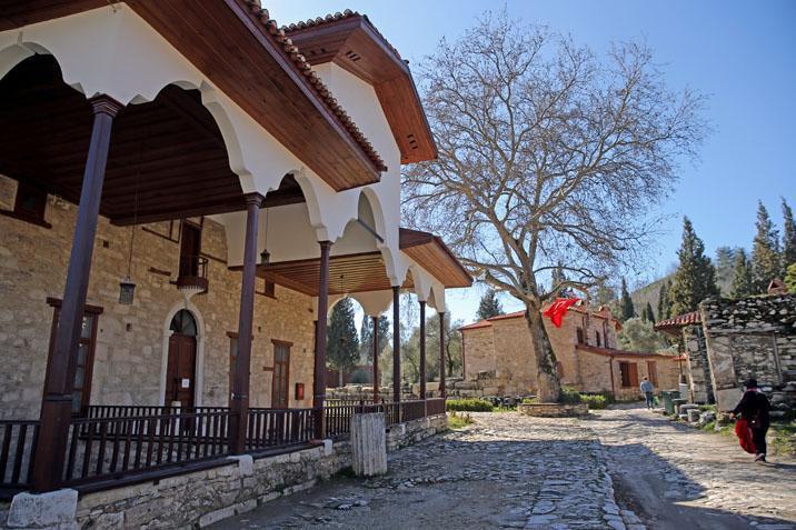 Gladyatörler kentinde zaman yolculuğu Restore edilen dükkanlarda geleneksel meslekler yaşatılacak