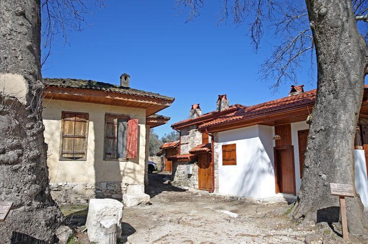 Gladyatörler kentinde zaman yolculuğu Restore edilen dükkanlarda geleneksel meslekler yaşatılacak