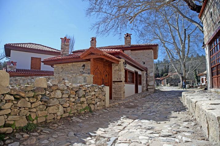 Gladyatörler kentinde zaman yolculuğu Restore edilen dükkanlarda geleneksel meslekler yaşatılacak