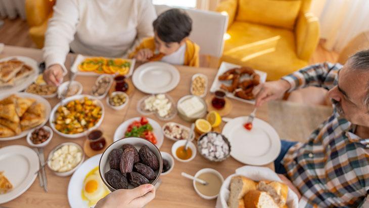 Doğru planlanan sahur mideyi korur