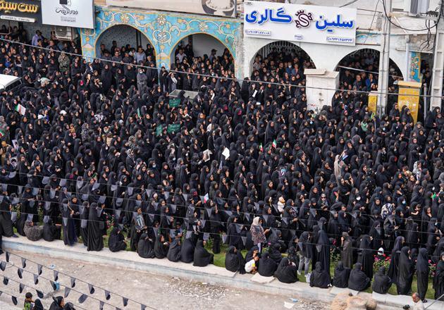 ABD-İsrailin İranda ilkokula düzenlediği saldırıda ölen çocuklar için cenaze töreni düzenlendi