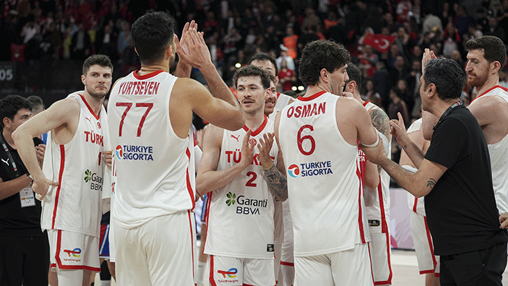 12 DEV ADAM LİDERLİĞİNİ SÜRDÜRDÜ