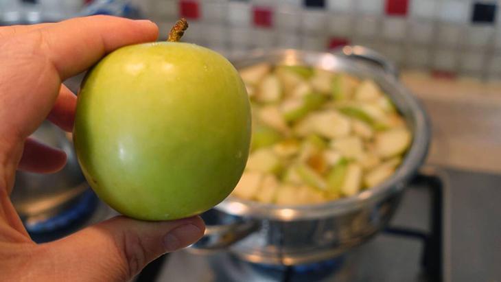 Kaynar elma suyu kilo mu verdiriyor Tarçın ve zencefil de ekliyorlar ama gerçek başka