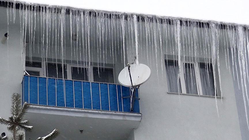 ÇATILARDA SARKITLAR OLUŞTU