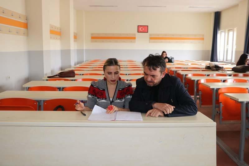 EŞİMLE BİR ARADA OLMAKTAN HİÇ BIKMADIM