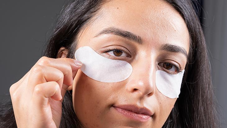 Hem aydınlatıyor hem besliyor Gözaltı koyu halkalarına birebir