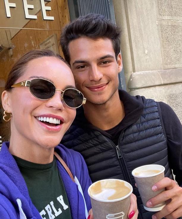 ‘İYİ Kİ BEROM, SENİ ÇOK SEVİYORUM’