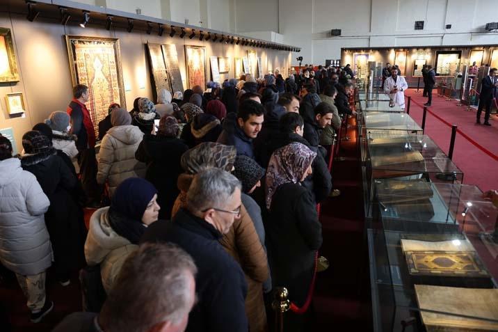 99 kutsal emanet bir arada Kâbe örtüsünden Saç-ı Şerife... Akın ettiler