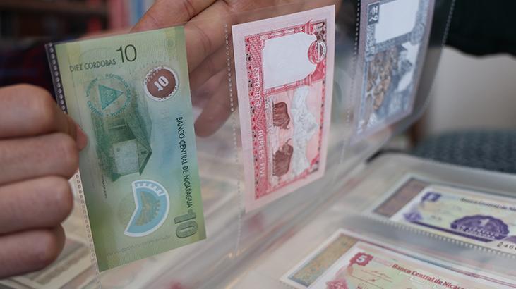 5 kıta, 75 ülke Banknotları topladı, binden fazla parçalık koleksiyon oluştu 5 kıta, 75 ülke Banknotları topladı, binden fazla parçalık koleksiyon oluştu