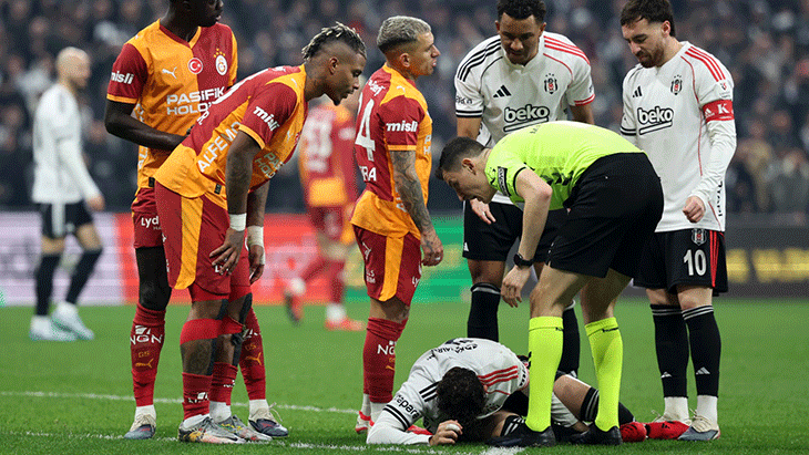 Beşiktaş - Galatasaray derbisinde kırmızı kart