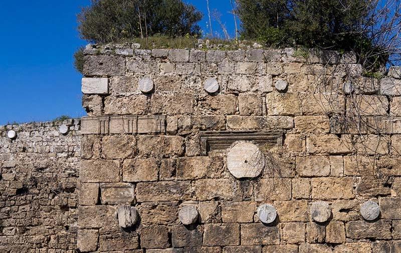 Duvarların ya da bitkiler arasına gizlenmiş Antalyada 800 yıllık sır: Müthiş bir iş