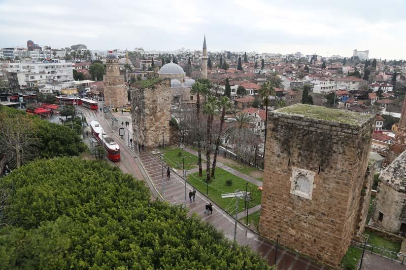 KİTABELER GİZLİ KÖŞELERDE ORTAYA ÇIKTI