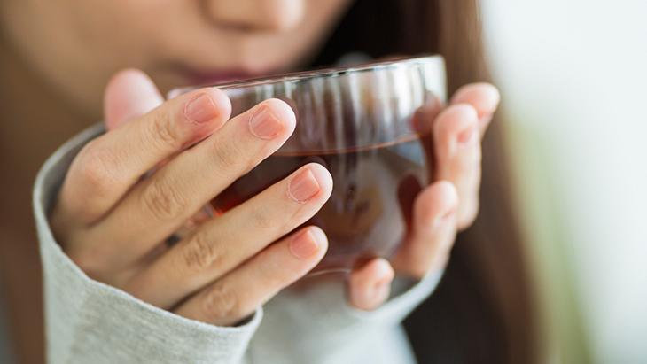 Bir bardak çay ağız bakterilerini yok ediyor Kaynar değil ılık içmek gerekiyormuş