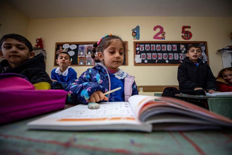 Erzurumda 70 yıllık karanlığı, 6 yaşındaki Ada aydınlattı