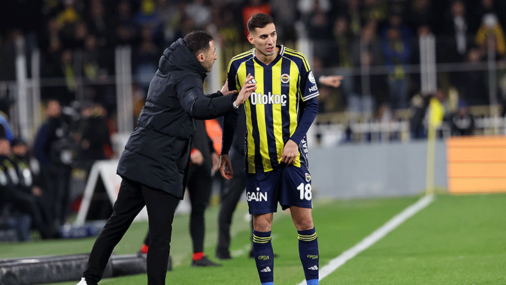 YÖNETİM HAREKETE GEÇTİ
Sarı-lacivertli yönetim bu duruma kayıtsız kalmadı. Yönetim, kamera kayıtlarını da incelenmeye aldı. Küfür eden taraftarların kombineleri iptal edilecek veya kendilerine bir daha bilet satılmayacak.