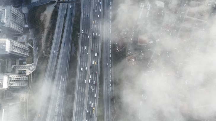 Gökdelenler beyaz örtünün altında kaldı İstanbulda etkili oldu