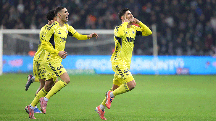 AVRUPA KARKI SAĞLAYAMADI
Alex de Souza ve Marco Asensio, Fenerbahçe'deki ilk sezonlarında Avrupa'da sessiz kaldılar. Alex, ilk sezonunda Şampiyonlar Ligi ve o dönemki adıyla UEFA Kupası'nda 8 maça çıkıp 1 gol, 2 asistle oynamıştı. Alex daha sonraki yıllarda kulüp tarihinin en golcü ismi oldu. Asensio da ilk sezonunda Avrupa Ligi'nde 9 maça çıkarken gol ya da asist katkısı yapamadı.