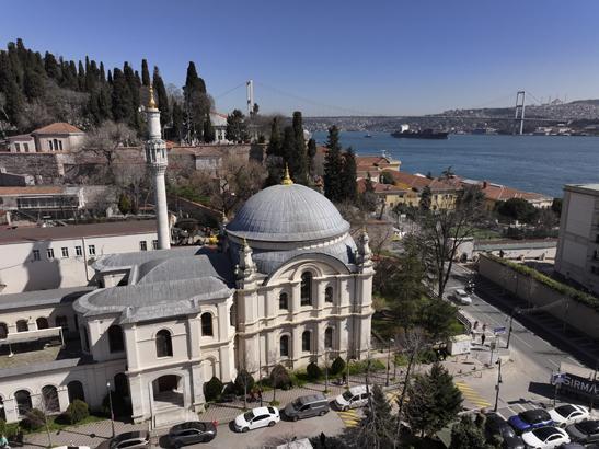 İstanbul Boğazı’ndaki bu caminin harcına Kabe toprağı katıldı İşte Küçük Mecidiye Camisi’nin bilinmeyen hikayesi