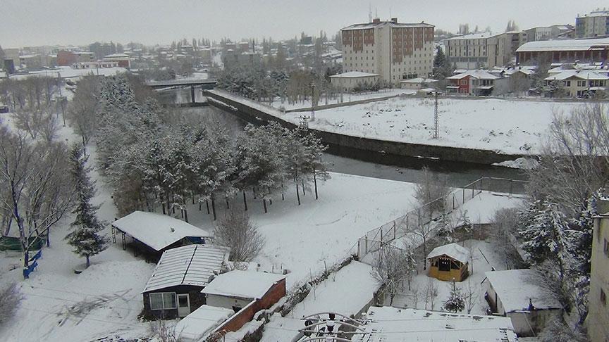 Mart ortasında kar sürprizi Kar kalınlığı yarım metreyi geçti, birçok kent için yeniden alarm verildi Mart ortasında kar sürprizi Kar kalınlığı yarım metreyi geçti, birçok kent için yeniden alarm verildi