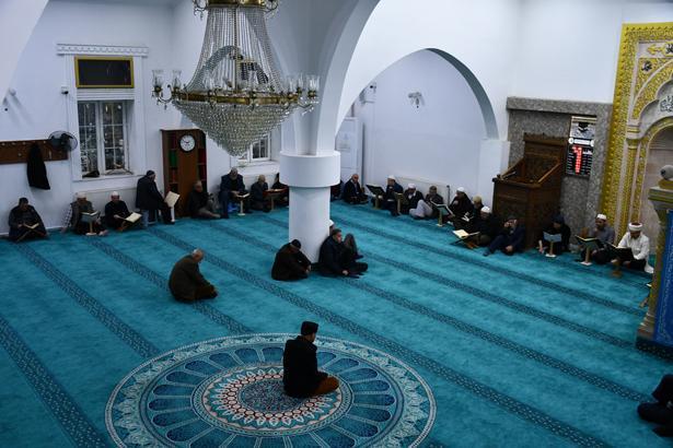 Ramazan’ın asırlık geleneği: Camilerde mukabele halkaları