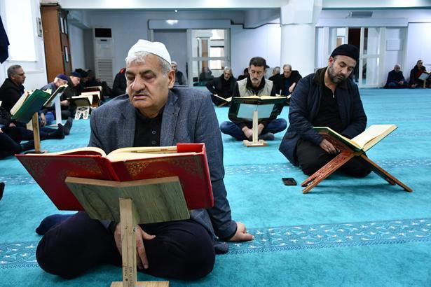 Ramazan’ın asırlık geleneği: Camilerde mukabele halkaları