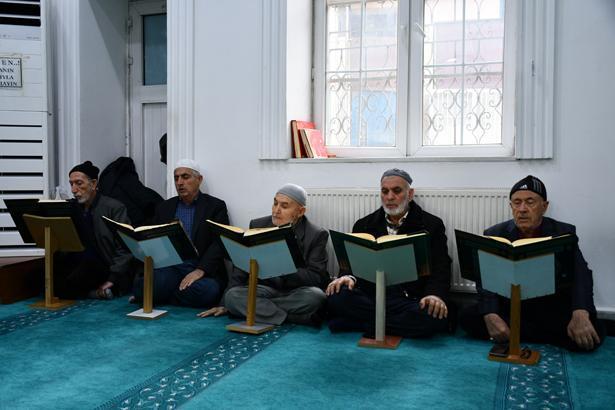 Ramazan’ın asırlık geleneği: Camilerde mukabele halkaları