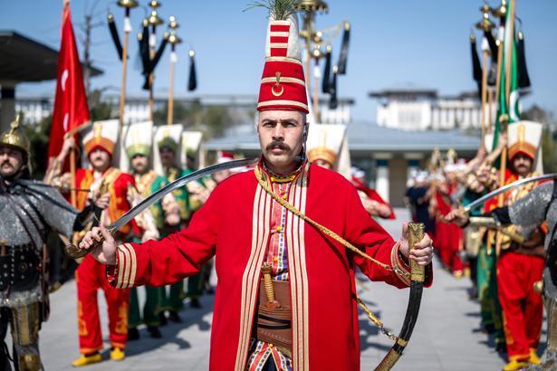 Külliye’de mehter coşkusu Ramazan gecesine marşlar damga vurdu