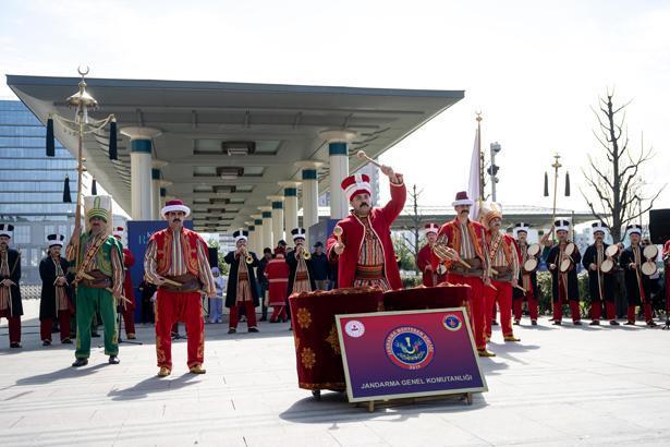 Külliye’de mehter coşkusu Ramazan gecesine marşlar damga vurdu