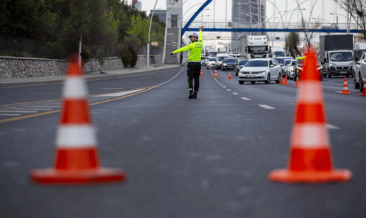 İSTANBULDA BAZI YOLLAR TRAFİĞE KAPATILACAK