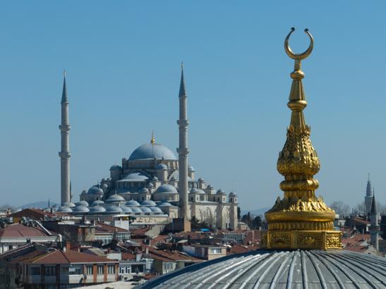 İstanbul’da Ramazan’ın en manevi adresi Hırka-i Şerif Camisi’nde asırlık ziyaret geleneği