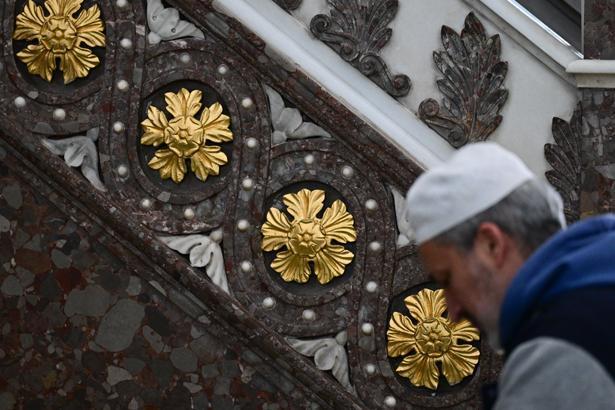 İstanbul’da Ramazan’ın en manevi adresi Hırka-i Şerif Camisi’nde asırlık ziyaret geleneği