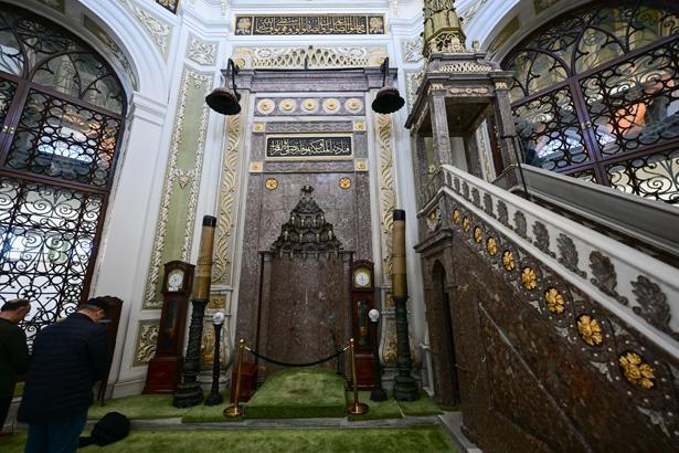 İstanbul’da Ramazan’ın en manevi adresi Hırka-i Şerif Camisi’nde asırlık ziyaret geleneği