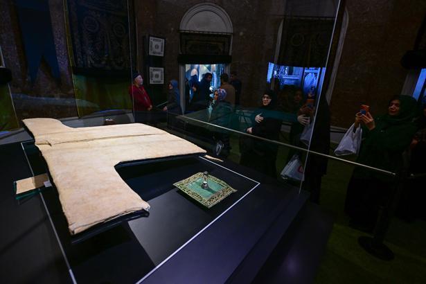 İstanbul’da Ramazan’ın en manevi adresi Hırka-i Şerif Camisi’nde asırlık ziyaret geleneği