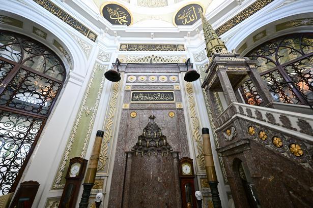 İstanbul’da Ramazan’ın en manevi adresi Hırka-i Şerif Camisi’nde asırlık ziyaret geleneği