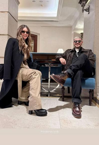 DÜŞMAN ÇATLATAN POZ