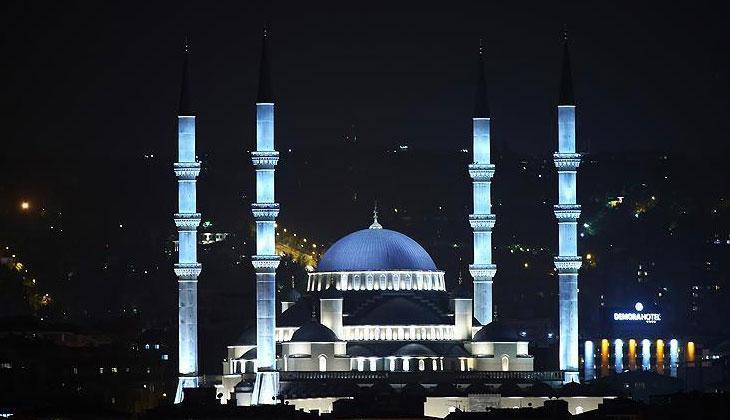 DİYANET İZMİR BAYRAM NAMAZI SAATİ: İzmir Bayram Namazı Saat Kaçta, Nasıl Kılınır Ramazan Bayramı İl İl Bayram Namazı Saati 2026
