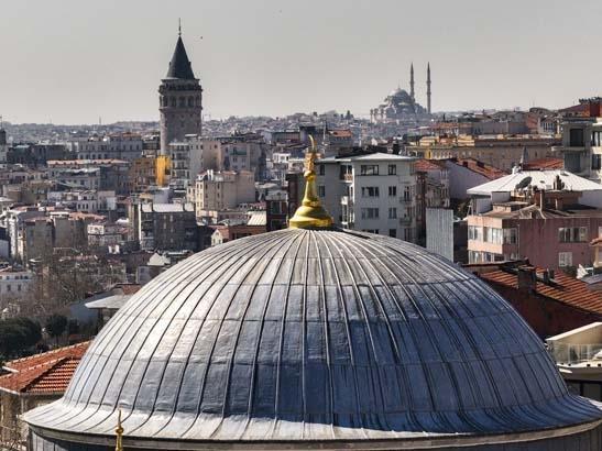 İstanbulda manzarasıyla büyülüyor Aynı anda 4 noktayı görüyor