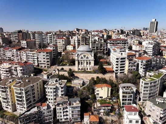 İstanbulda manzarasıyla büyülüyor Aynı anda 4 noktayı görüyor