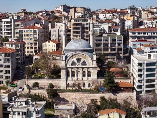 İstanbulda manzarasıyla büyülüyor Aynı anda 4 noktayı görüyor