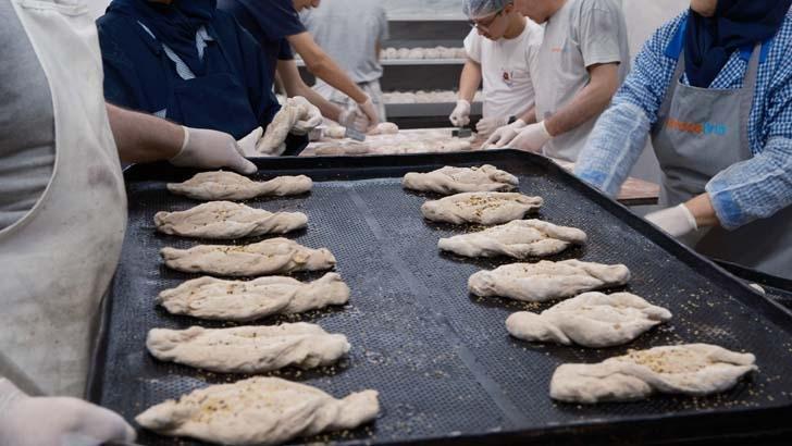 100 yıllık bayram geleneği 11 çeşit baharatla hazırlanıyor, 15 gün bayatlamıyor