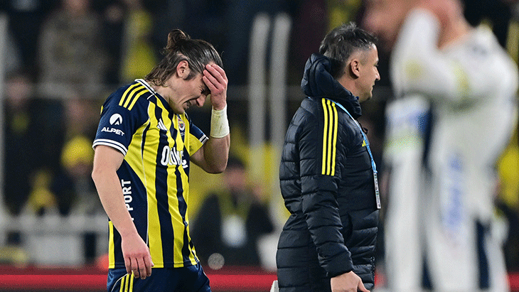 ÇAĞLAR SÖYÜNCÜ
Sarı-lacivertli takımın millî stoperi Çağlar Söyüncü de son olarak Kasımpaşa mücadelesinde sakatlandı. Çağlar'ın sağ arka adalesinde kısmi yırtık oluştu. Tecrübeli oyuncu, son 6 maçta forma giyemedi.