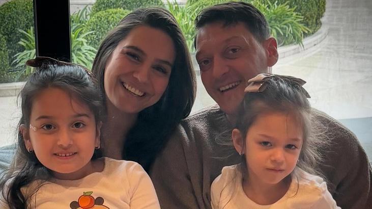 Mutlu aile tablosu Amine Gülşe ve Mesut Özil çiftinden bayram paylaşımı