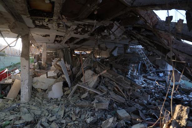 İran misillemesinde vurulan İsrailin güneyindeki Dimona kentinde oluşan yıkım görüntülendi